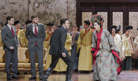 Turandot am Theater Basel 2025. Foto: © Ingo Höhn Turandot am Theater Basel 2025. Foto: © Ingo Höhn