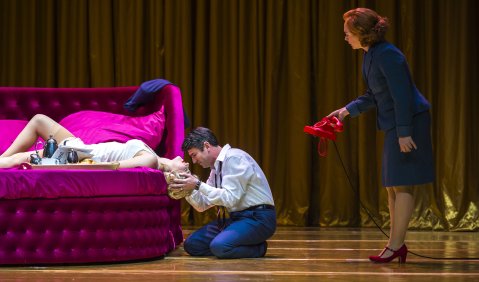 Sophie Naubert (Semele), Frederick Jones (Jupiter), Andrea Stadel (Iris). Foto: Olaf Malzahn Sophie Naubert (Semele), Frederick Jones (Jupiter), Andrea Stadel (Iris). Foto: Olaf Malzahn