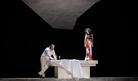 Tosca im MiR Gelsenkirchen, Alejandro L&aacute;rraga Schleske, Margarita Vilsone. Foto: Jochen Quast