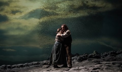 Agnieszka Hauzer als Giorgetta und George Oniani als Luigi. Agnieszka Hauzer als Giorgetta und George Oniani als Luigi.