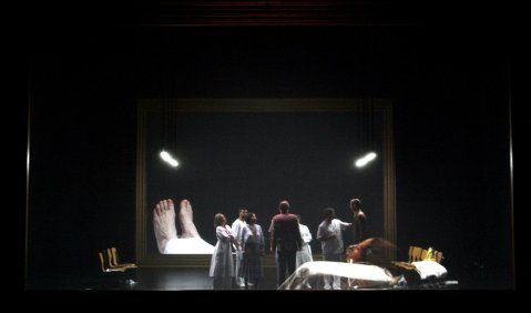 Szenenbild aus "Koma". Foto: SWR-Festspiele (Facebook)