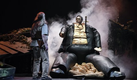Michael Heim (Siegfried), Heeyun Choi (Fafner). Foto: Peter Litvai.