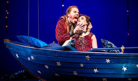 The Fairy Queen. Till Bauer (Oberon), Charlotte Puder (Titania). Foto: Olaf Malzahn