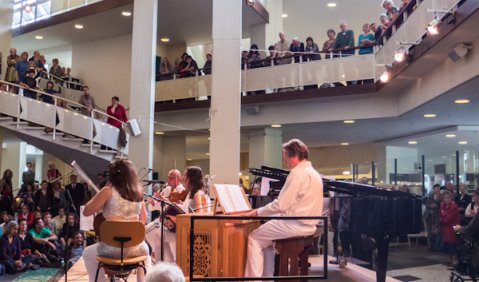 „Les Seraphines“ beim Lunch-Konzert in der Berliner Philharmonie. Foto: Hufner