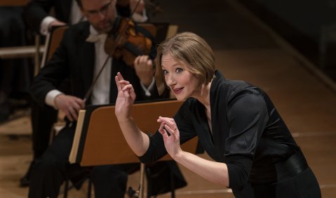 Joana Mallwitz als Chefdirigentin am Konzerthaus Berlin gefeiert