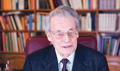 Im Wiesbadener Arbeitszimmer: Gottfried Möckel. Foto: Charlotte Oswald