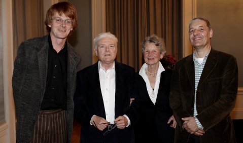 Nach der Preisverleihung (v. li.): Enno Poppe, Hans Zender, Gertrud Zender und Philippe Albèra