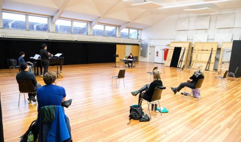 Während der Meisterklasse mit Brigitte Fassbaender im Opernhaus Hannover. Foto: © Clemens Heidrich