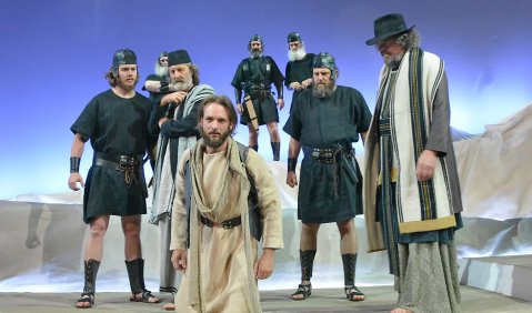 „Judas beim Hohen Rat“ Foto: Peter Kitzbichler Passionsspiele Erl 2019.