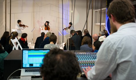 Konzert des Solistenensembles Kaleidoskop im Atelier STUDIOTEN von Dirk Bell. Foto: Petra Basche