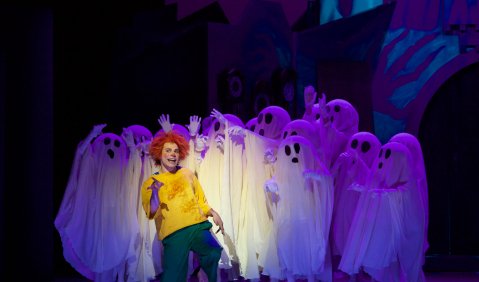 Benjamin Oeser (Pumuckl), Kinderchor des Staatstheaters am Gärtnerplatz. Foto: © Christian POGO Zach