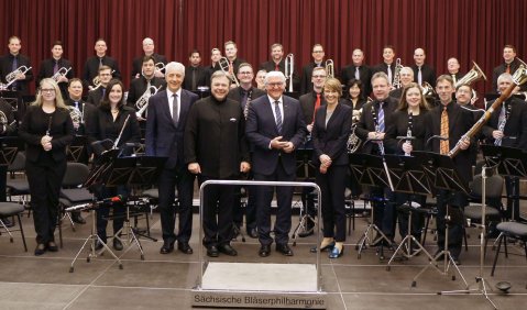 Sächsische Bläserphilharmonie mit Besuch. Foto: Sächsische Bläserphilharmonie (Facebook)