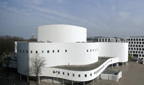 Wilfried Schulz bleibt bis 2026 am Düsseldorfer Schauspielhaus. Foto: Sebastian Hoppe, Presse