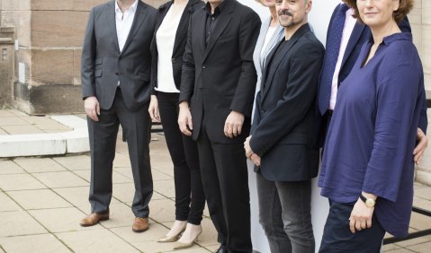 von links: Jan Philipp Gloger, Joana Mallwitz, Jens-Daniel Herzog, Prof. Dr. Julia Lehner, Goyo Montero, Christian Ruppert, Anja Sparberg. Foto: Staatstheater Nürnberg