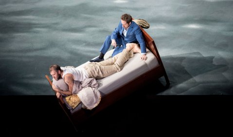 Joseph Kaiser (Peter Grimes), Andrew Foster-Williams (Balstrode). Foto: © Monika Rittershaus