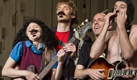 Zappa-Performance an der Neuköllner Oper. Foto: Neuköllner Oper