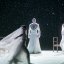 Wer sich auf die Schneekönigin einlässt, läuft Gefahr, auf Dauer zu erstarren. An der Semperoper Dresden spielt der renommierte Bass Georg Zeppenfeld die „Snow Queen“ mit diabolischer Grandezza. Foto: Mark Schulze Steinen/Semperoper Dresden